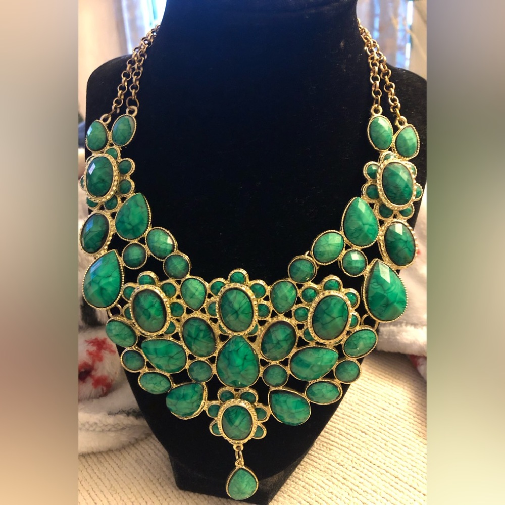 Gorgeous Choker